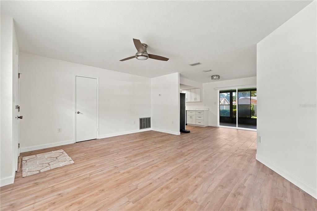 For Rent: $2,250 (2 beds, 2 baths, 1055 Square Feet)