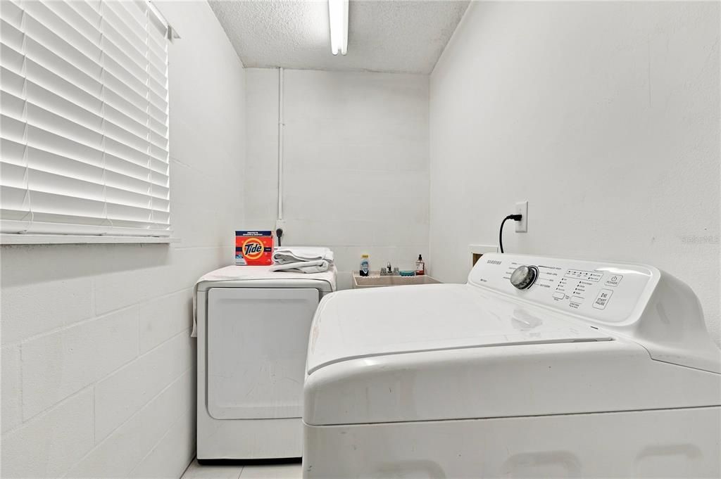 For Rent: $2,250 (2 beds, 2 baths, 1055 Square Feet)