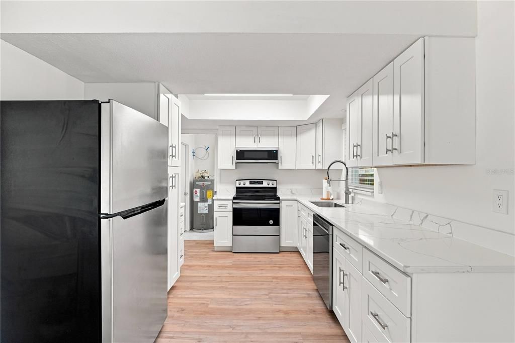 For Rent: $2,250 (2 beds, 2 baths, 1055 Square Feet)