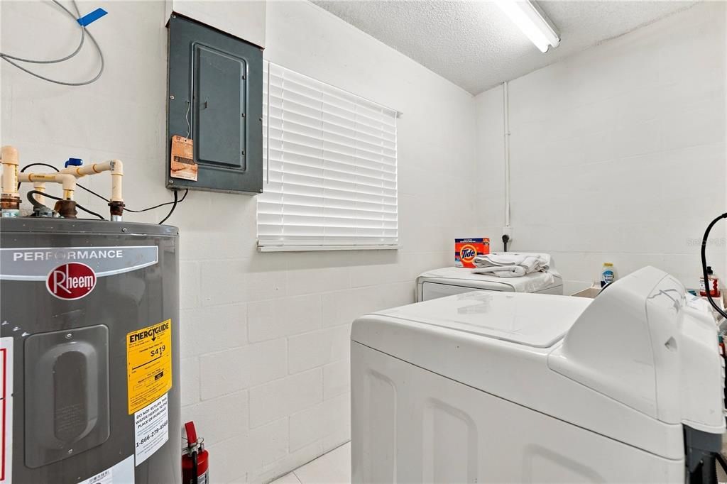 For Rent: $2,250 (2 beds, 2 baths, 1055 Square Feet)