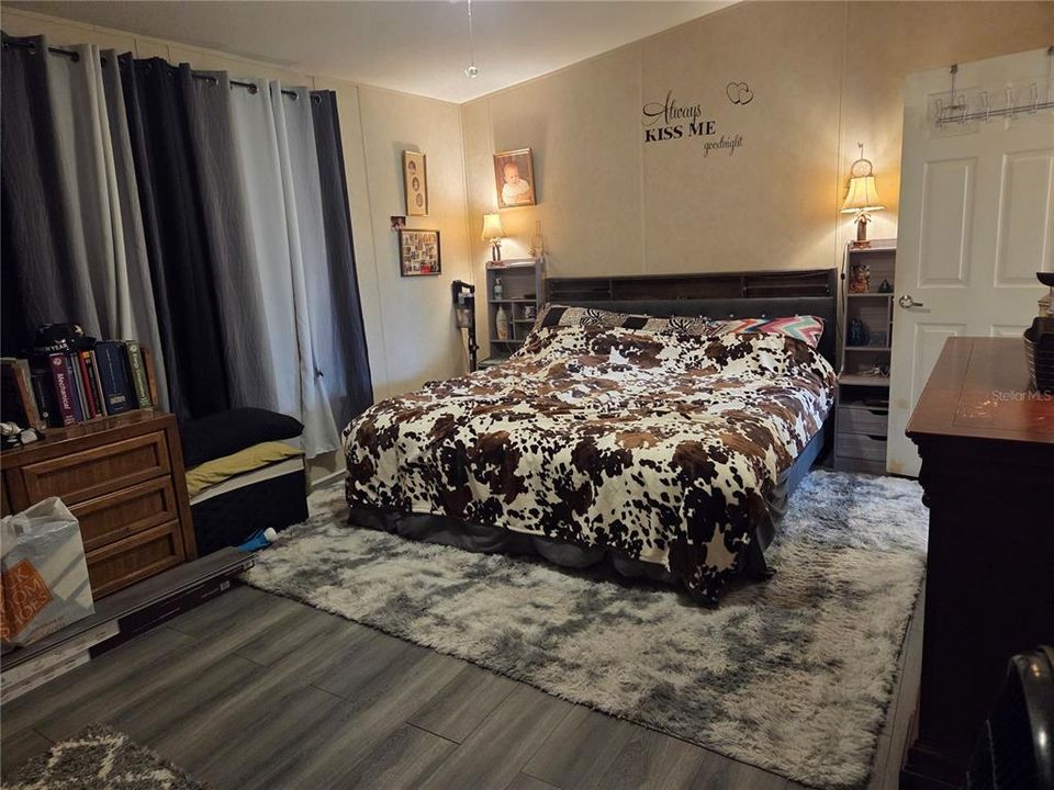 На продажу: $279,900 (3 спален, 2 ванн, 1701 Квадратных фут)