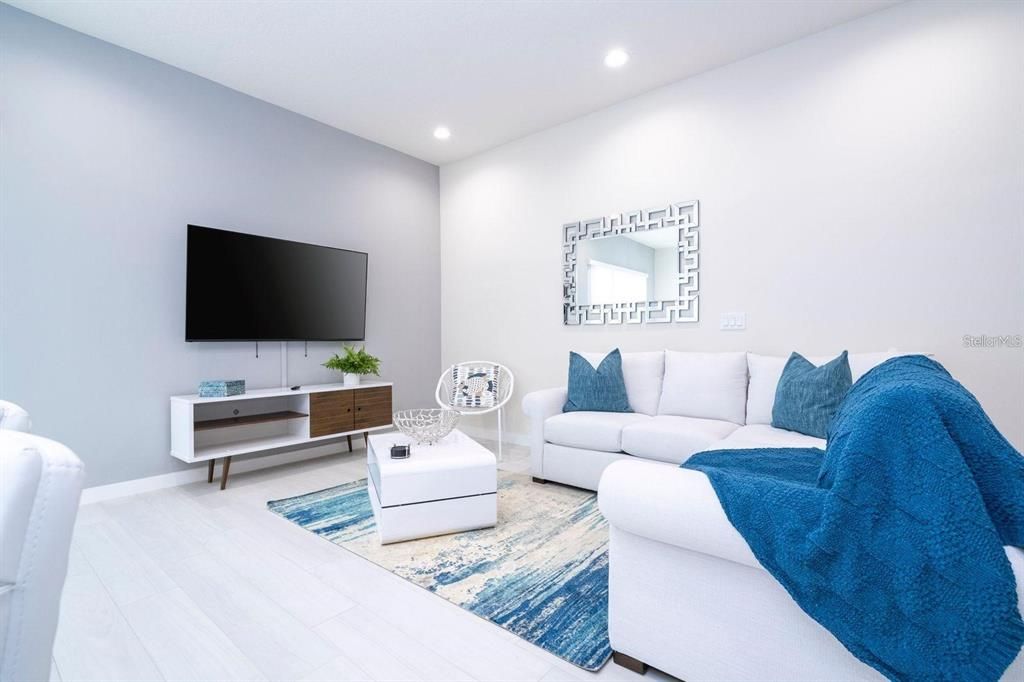 En Venta: $500,000 (5 camas, 5 baños, 2044 Pies cuadrados)