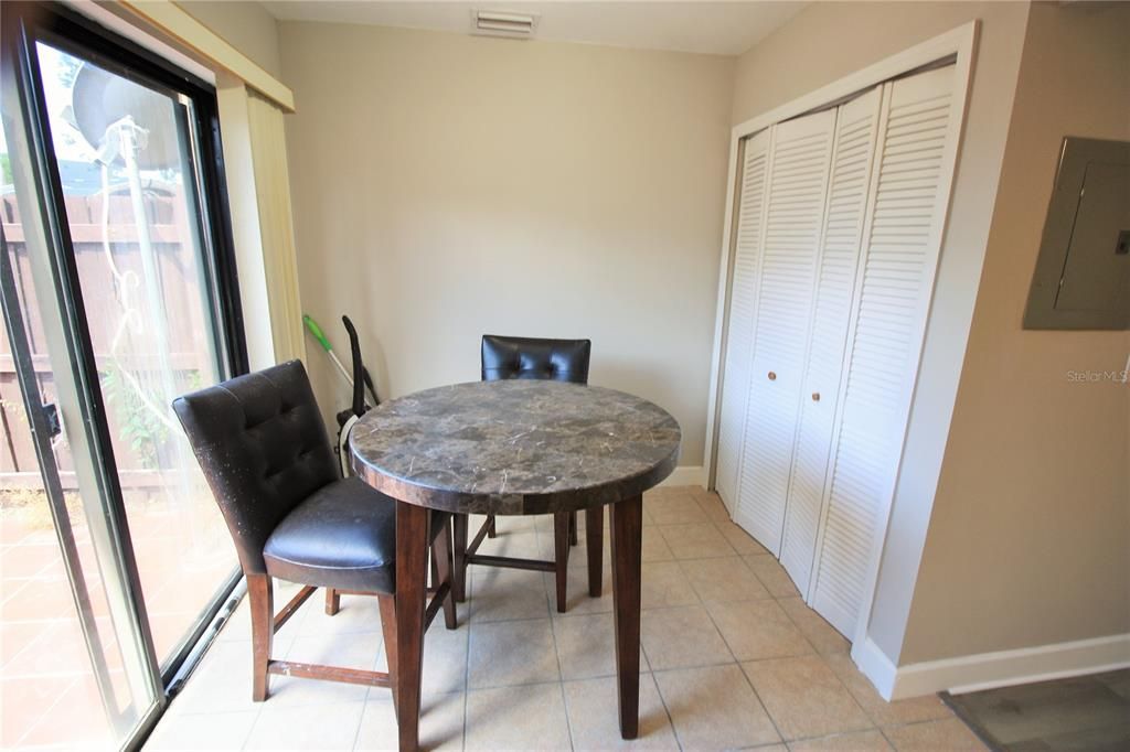 For Rent: $1,995 (2 beds, 2 baths, 1031 Square Feet)