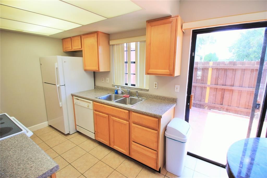 For Rent: $1,995 (2 beds, 2 baths, 1031 Square Feet)