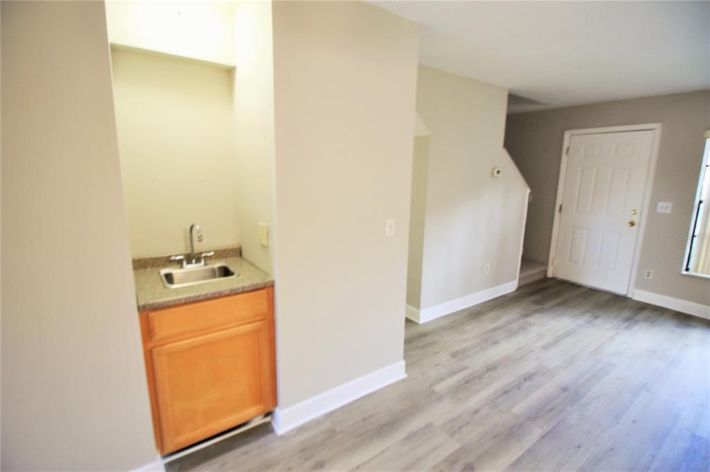 For Rent: $1,995 (2 beds, 2 baths, 1031 Square Feet)
