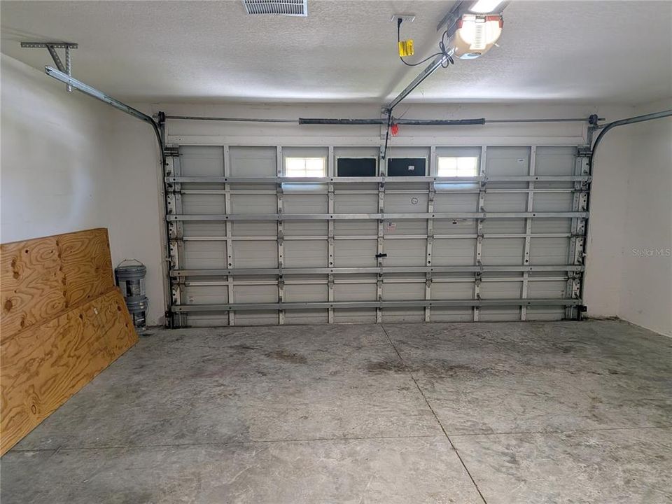For Rent: $1,950 (4 beds, 2 baths, 1440 Square Feet)
