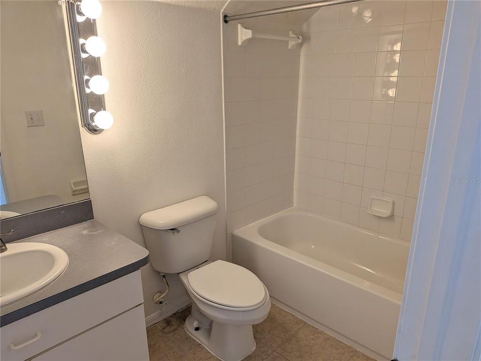 For Rent: $1,950 (4 beds, 2 baths, 1440 Square Feet)