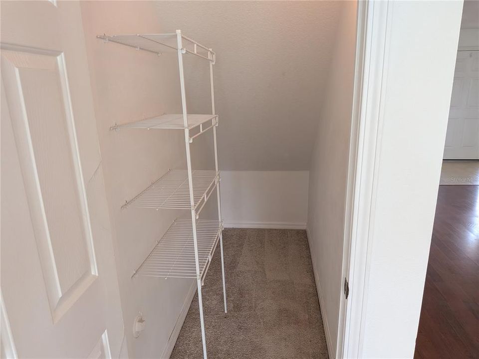 For Rent: $1,950 (4 beds, 2 baths, 1440 Square Feet)