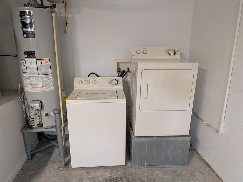 For Rent: $1,950 (4 beds, 2 baths, 1440 Square Feet)