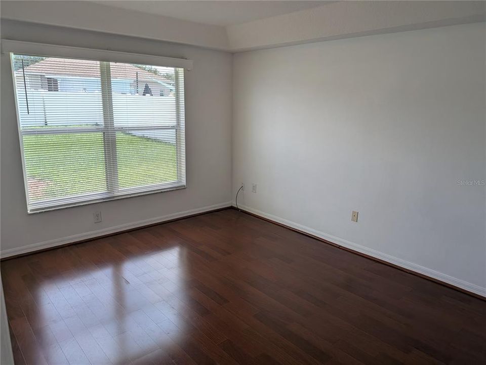 For Rent: $1,950 (4 beds, 2 baths, 1440 Square Feet)