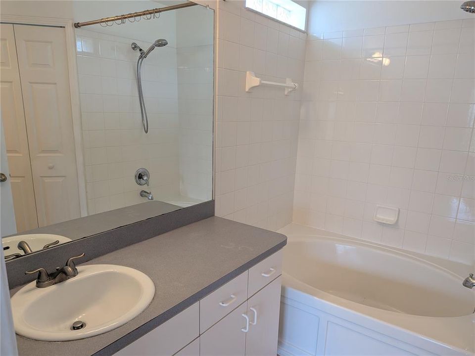 For Rent: $1,950 (4 beds, 2 baths, 1440 Square Feet)