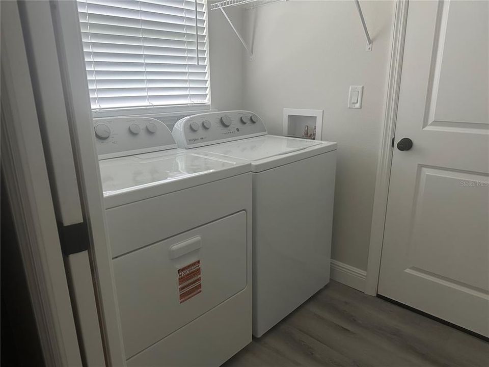 В аренду: $2,200 (4 спален, 2 ванн, 1721 Квадратных фут)