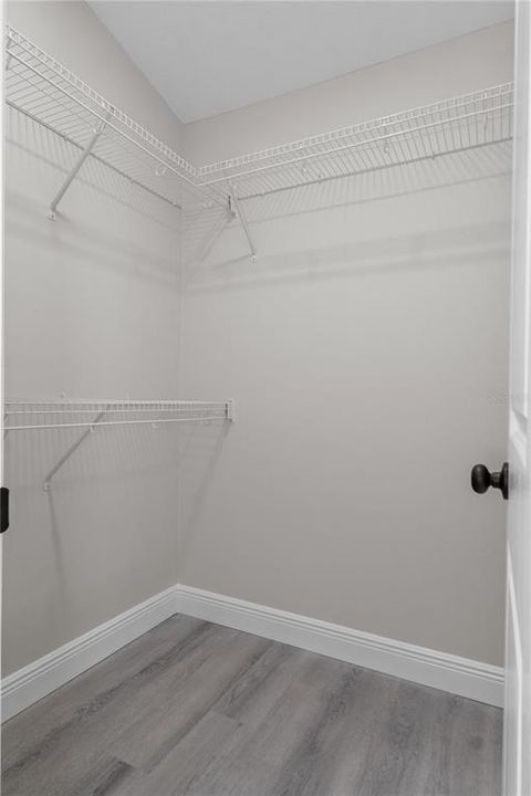 В аренду: $2,200 (4 спален, 2 ванн, 1721 Квадратных фут)