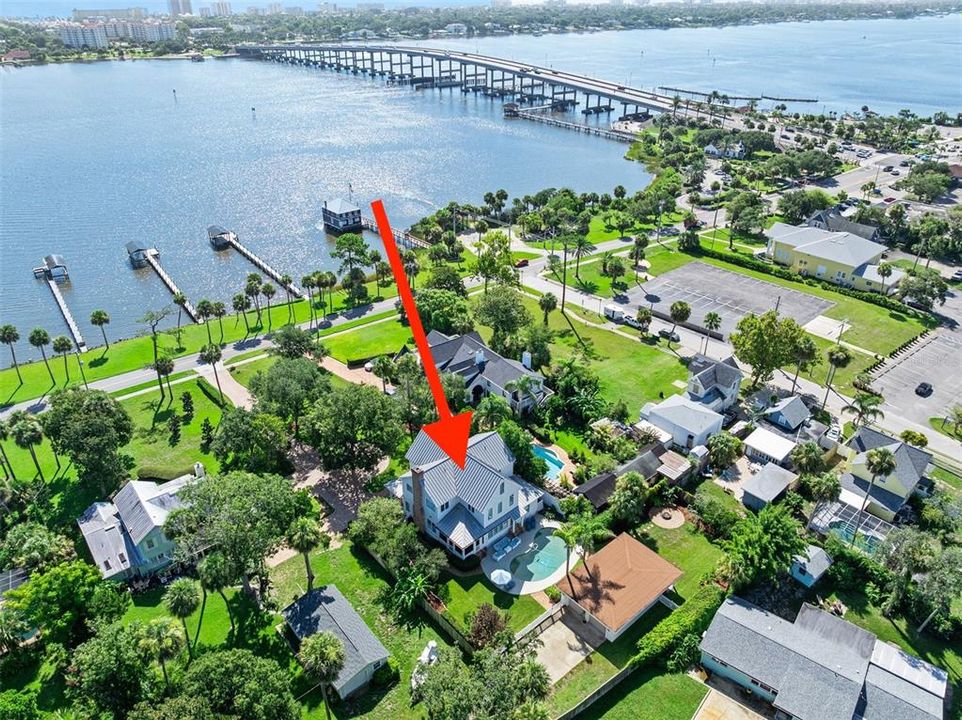 En Venta: $1,850,000 (5 camas, 4 baños, 3718 Pies cuadrados)