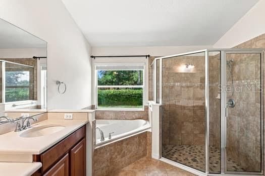 For Sale: $370,000 (4 beds, 3 baths, 1882 Square Feet)