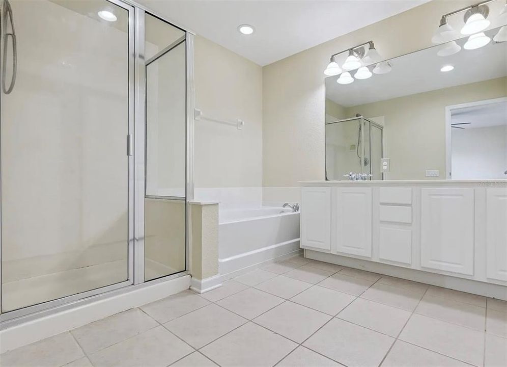 For Rent: $2,450 (3 beds, 3 baths, 1686 Square Feet)