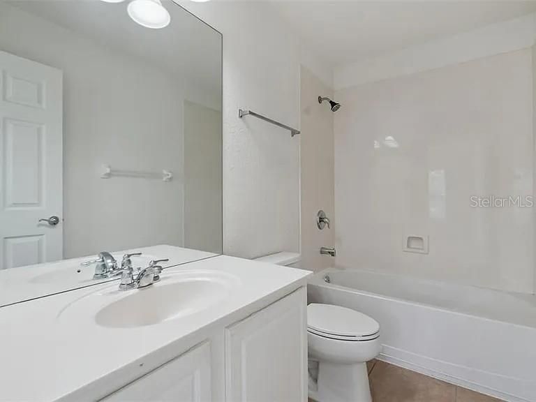For Rent: $2,450 (3 beds, 3 baths, 1686 Square Feet)