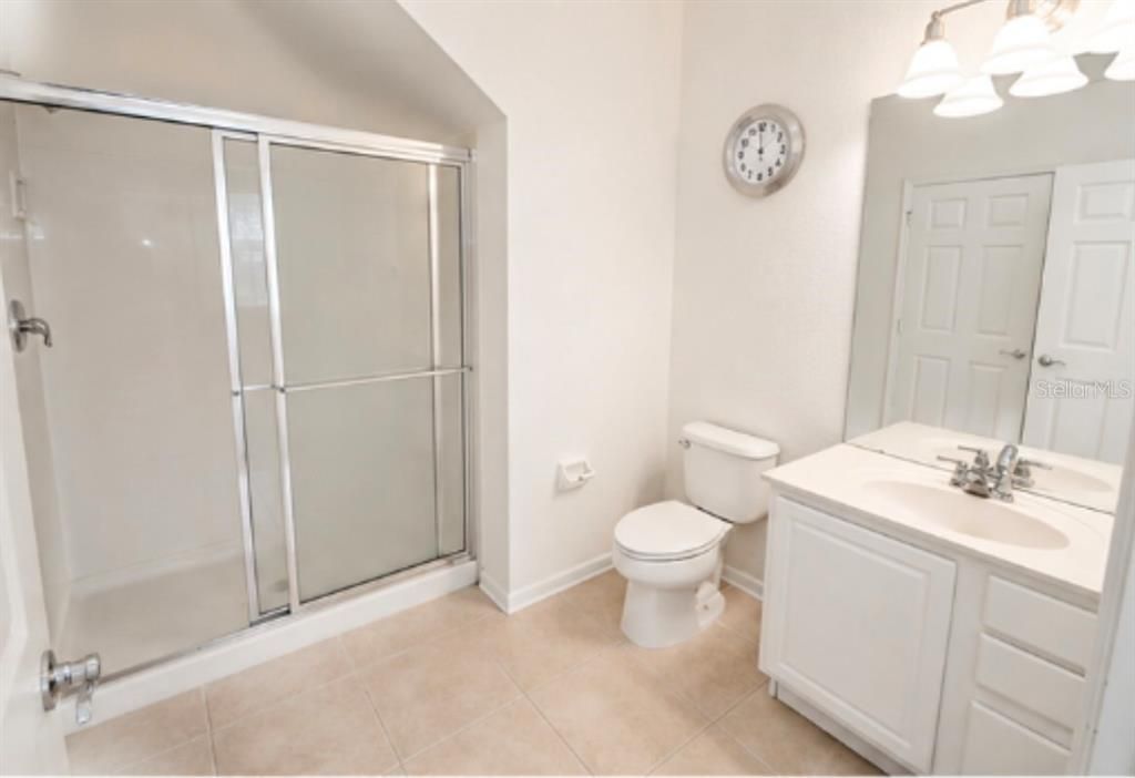 For Rent: $2,450 (3 beds, 3 baths, 1686 Square Feet)
