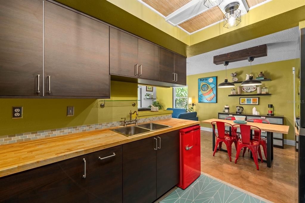 For Sale: $499,000 (3 beds, 2 baths, 1868 Square Feet)