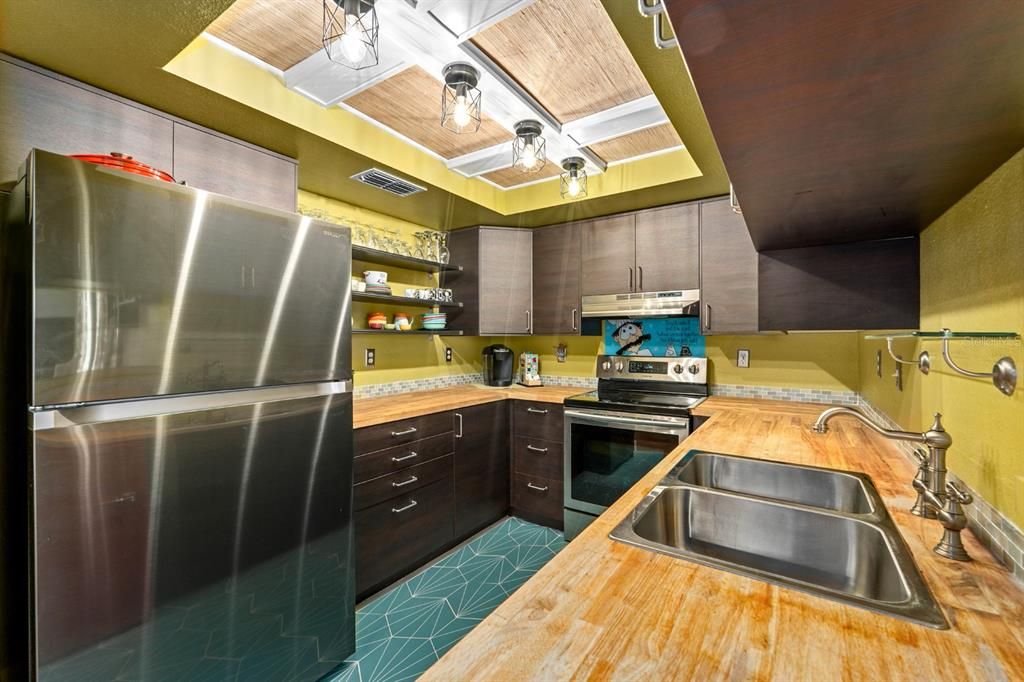 For Sale: $499,000 (3 beds, 2 baths, 1868 Square Feet)