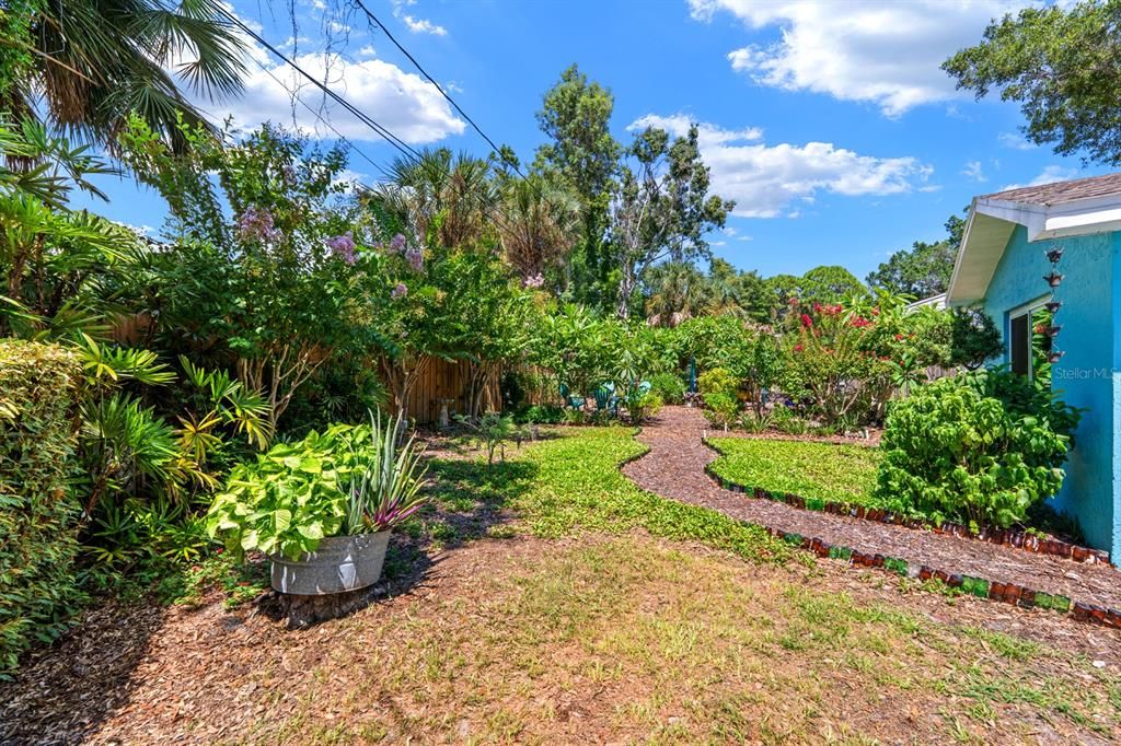 For Sale: $499,000 (3 beds, 2 baths, 1868 Square Feet)