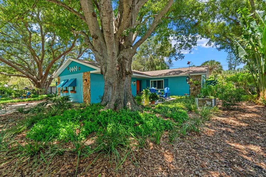 For Sale: $499,000 (3 beds, 2 baths, 1868 Square Feet)
