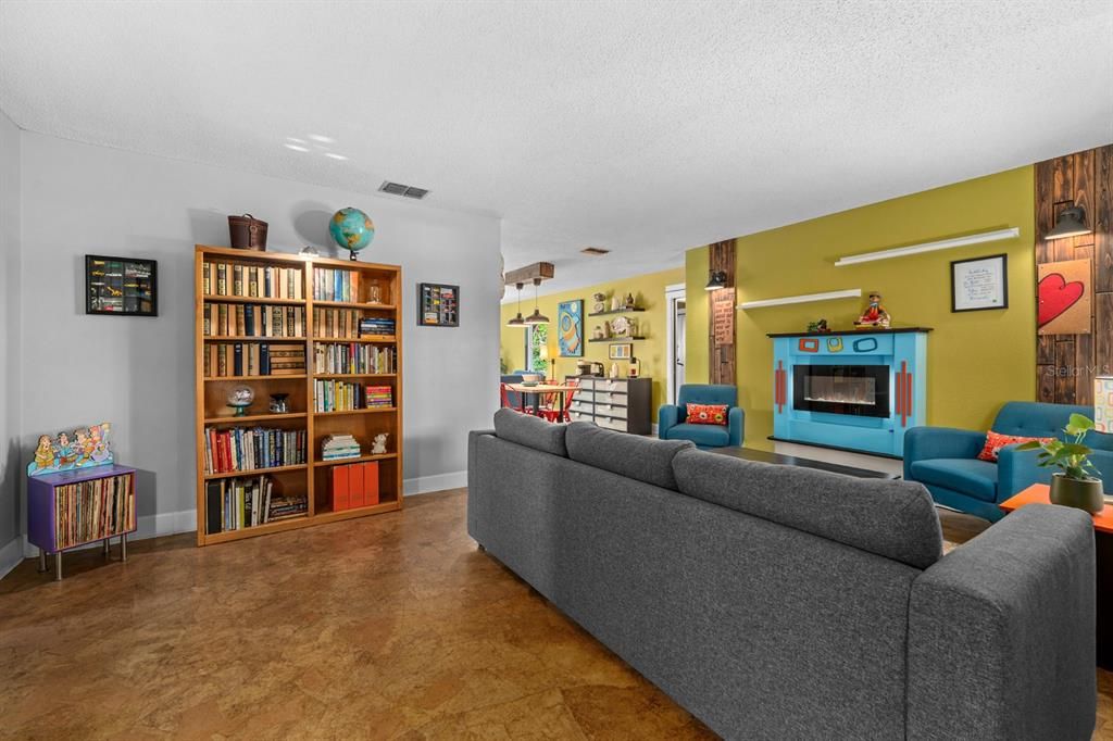 For Sale: $499,000 (3 beds, 2 baths, 1868 Square Feet)
