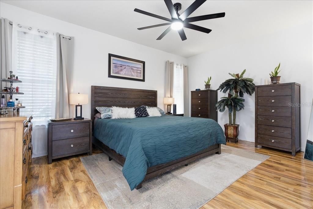 For Sale: $465,900 (3 beds, 2 baths, 2043 Square Feet)