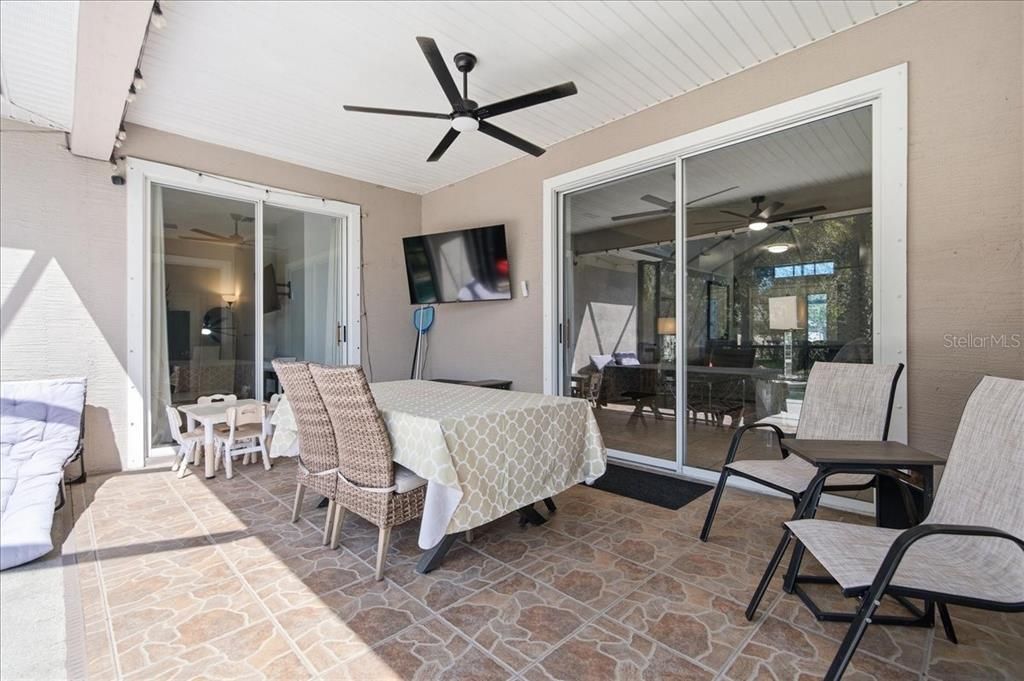 For Sale: $465,900 (3 beds, 2 baths, 2043 Square Feet)
