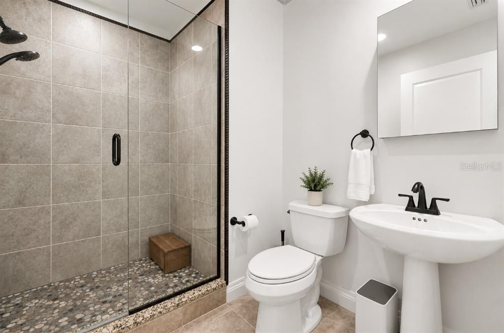 For Rent: $6,500 (3 beds, 3 baths, 1733 Square Feet)