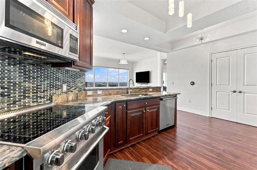 For Rent: $6,500 (3 beds, 3 baths, 1733 Square Feet)