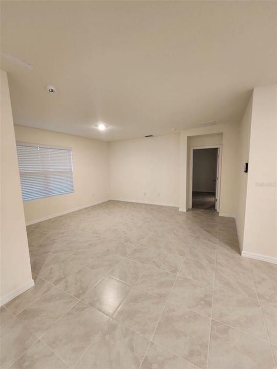 For Rent: $2,300 (4 beds, 2 baths, 1830 Square Feet)