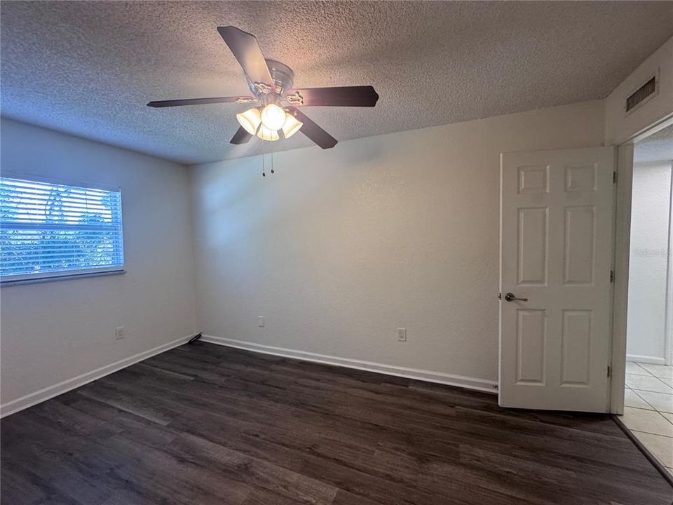 В аренду: $1,395 (2 спален, 1 ванн, 930 Квадратных фут)