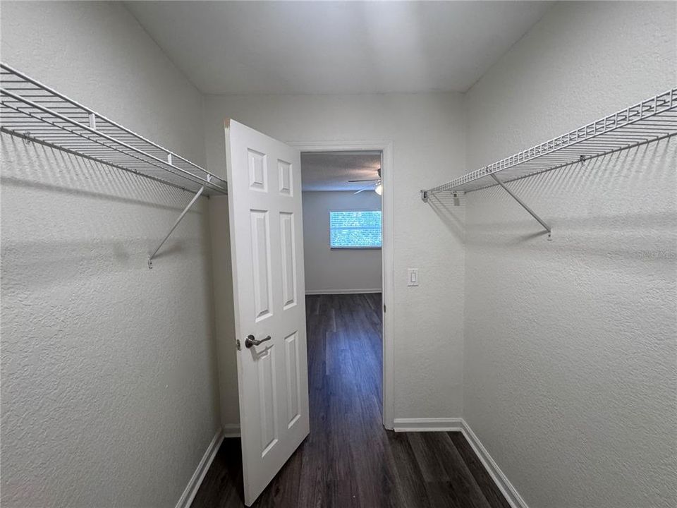 В аренду: $1,395 (2 спален, 1 ванн, 930 Квадратных фут)
