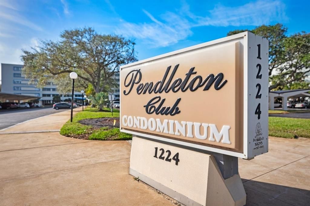 For Sale: $209,999 (2 beds, 2 baths, 1038 Square Feet)