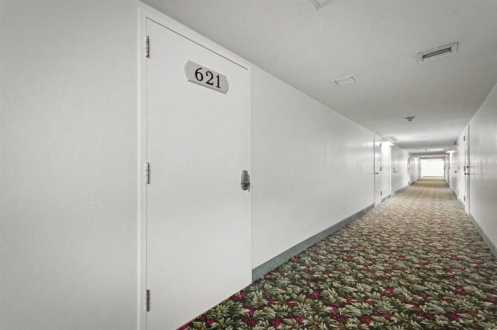 For Sale: $209,999 (2 beds, 2 baths, 1038 Square Feet)