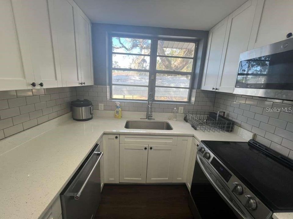 For Rent: $1,795 (2 beds, 1 baths, 794 Square Feet)