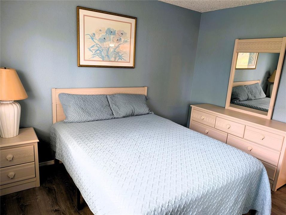 For Sale: $135,000 (2 beds, 2 baths, 848 Square Feet)