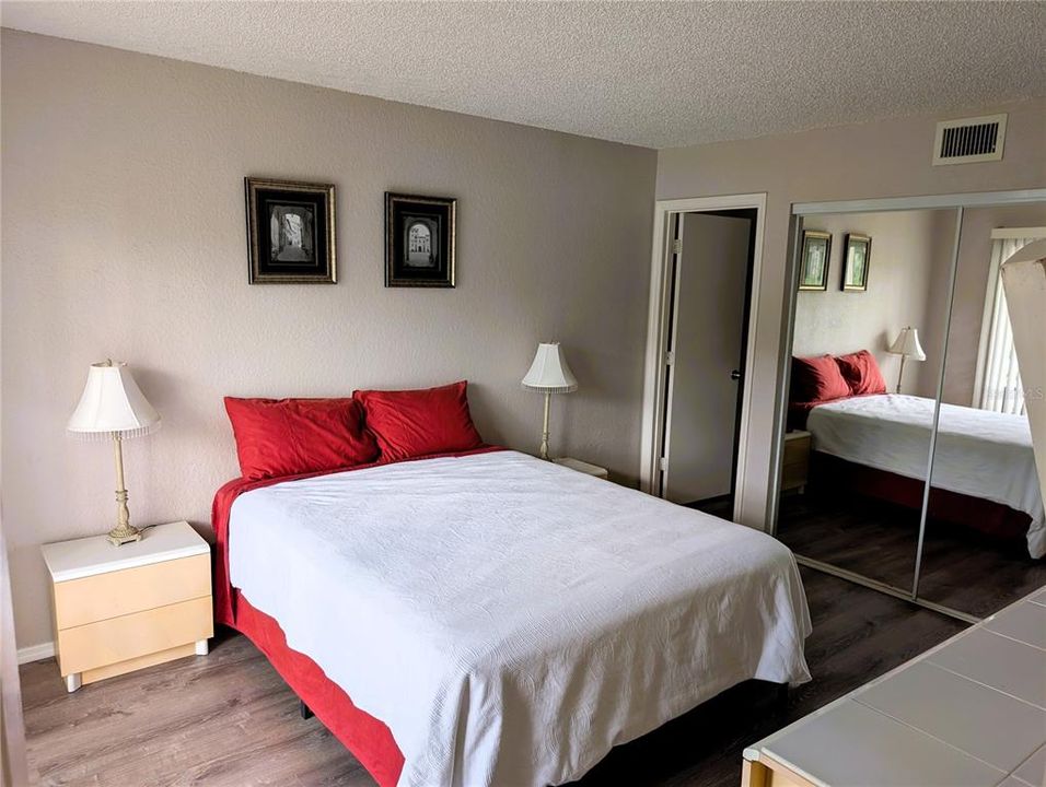 For Sale: $135,000 (2 beds, 2 baths, 848 Square Feet)