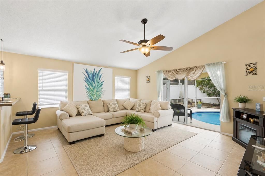 For Sale: $369,000 (4 beds, 2 baths, 1921 Square Feet)