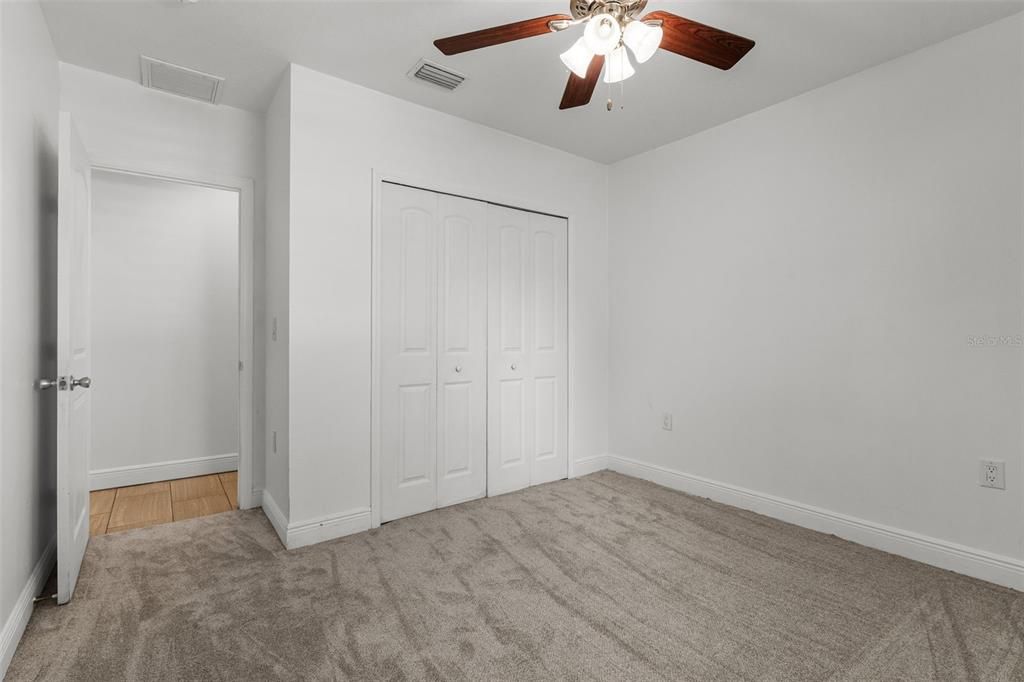 For Sale: $249,900 (2 beds, 1 baths, 936 Square Feet)