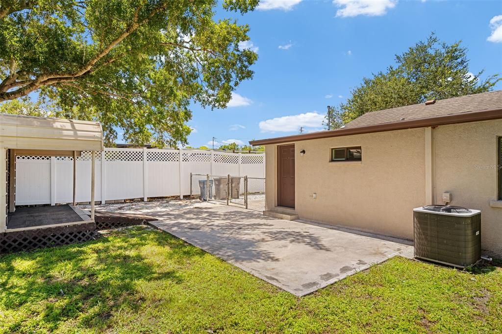 For Sale: $249,900 (2 beds, 1 baths, 936 Square Feet)