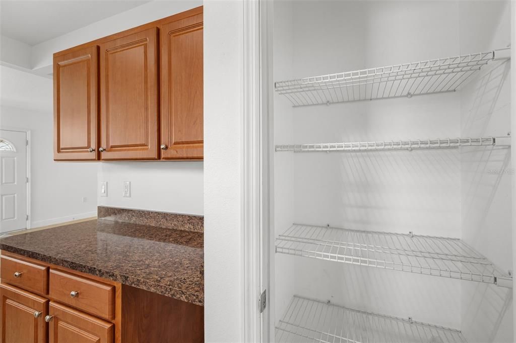 For Sale: $249,900 (2 beds, 1 baths, 936 Square Feet)