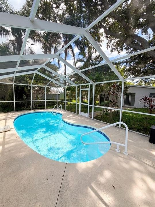 For Rent: $2,650 (3 beds, 2 baths, 1388 Square Feet)