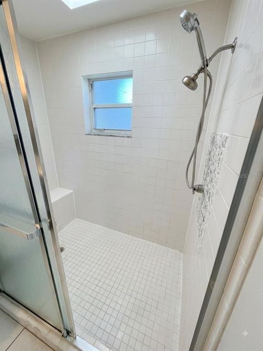 For Rent: $2,650 (3 beds, 2 baths, 1388 Square Feet)