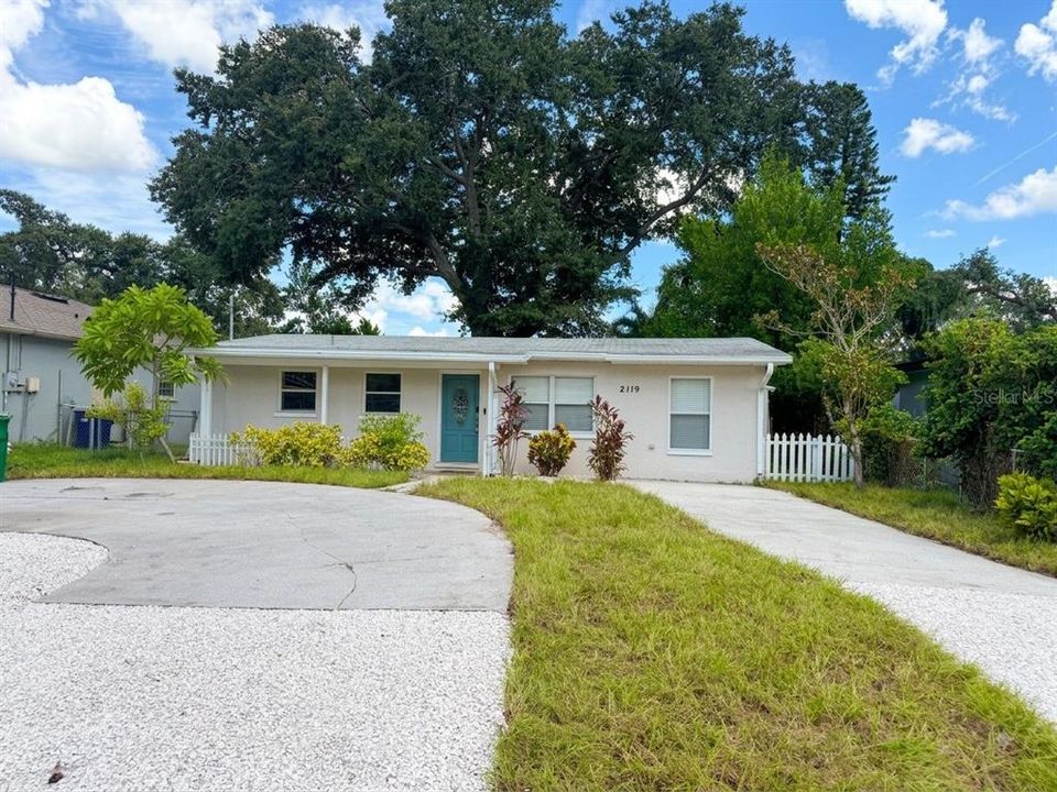 For Rent: $2,650 (3 beds, 2 baths, 1388 Square Feet)