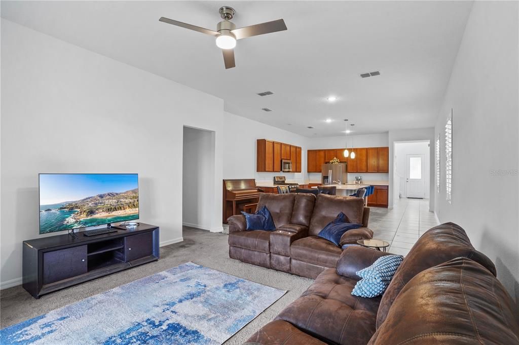For Sale: $435,000 (4 beds, 2 baths, 2493 Square Feet)