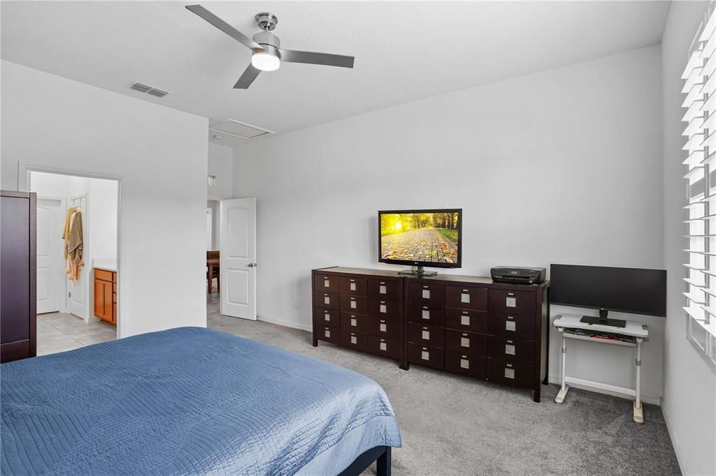 For Sale: $435,000 (4 beds, 2 baths, 2493 Square Feet)