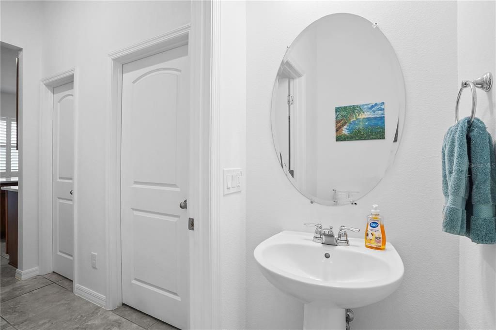 For Sale: $435,000 (4 beds, 2 baths, 2493 Square Feet)
