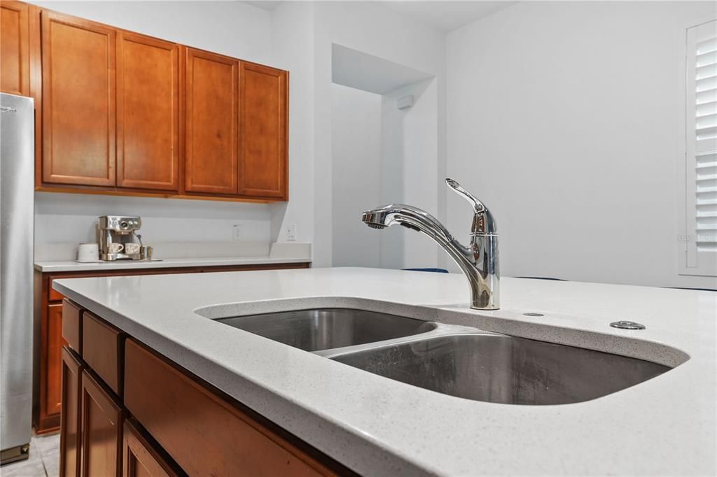 For Sale: $435,000 (4 beds, 2 baths, 2493 Square Feet)